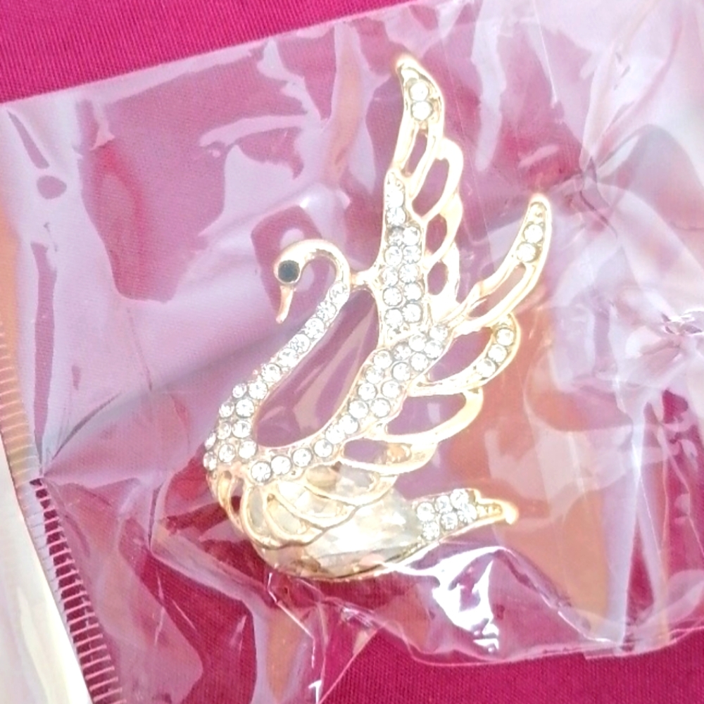 Luxury Brooch Crystal "Swan" (Rhinestones)